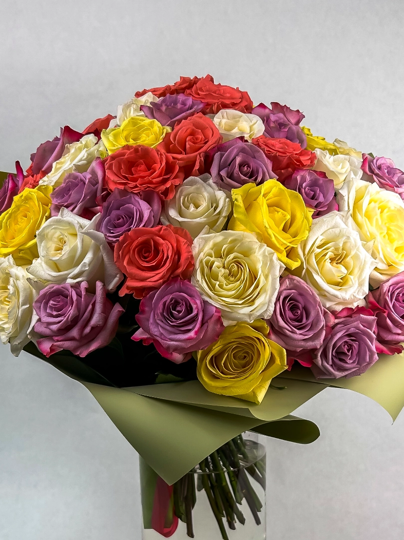 Букет с розами &laquo;Барби&raquo; от интернет-магазина цветов в 