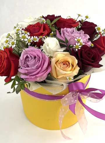 Цветы в коробке «Фиалка» от интернет-магазина цветов в 