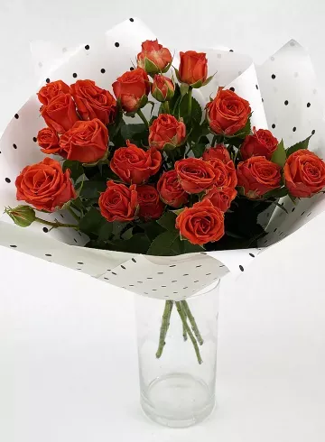Букет из кустовых роз &laquo;Маки&raquo; от интернет-магазина цветов в 