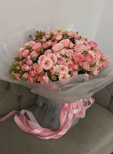 Монобукет из розовых роз «Сияй» от интернет-магазина цветов в 