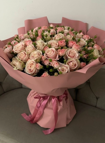 Букет из кустовой розы «Пыльно розовый» от интернет-магазина цветов в 