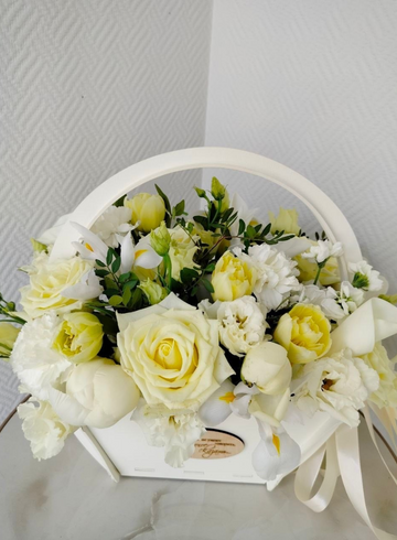 Композиция в корзине «Нежная соната» от интернет-магазина цветов в 