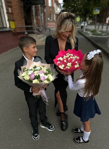 Букет «Любимый учитель» от интернет-магазина цветов в 