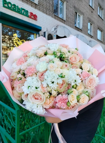 Нежный микс от интернет-магазина цветов в 