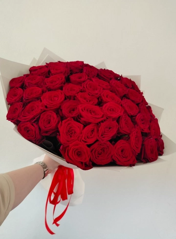 51 роза в упаковке от интернет-магазина цветов в 